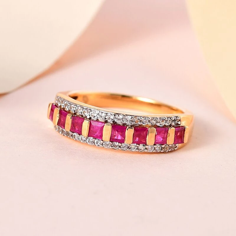 AAA Afrikanischer Rubin (Fissure Gefüllt), Weißer Zirkon Ring, 925 Silber Gelbgold Vermeil (Größe 18.00) Ca. 1.35 Ct 2 AAA Afrikanischer Rubin (Fissure Gefüllt), Weißer Zirkon Ring, 925 Silber Gelbgold Vermeil (Größe 18.00) Ca. 1.35 Ct – Bild 2